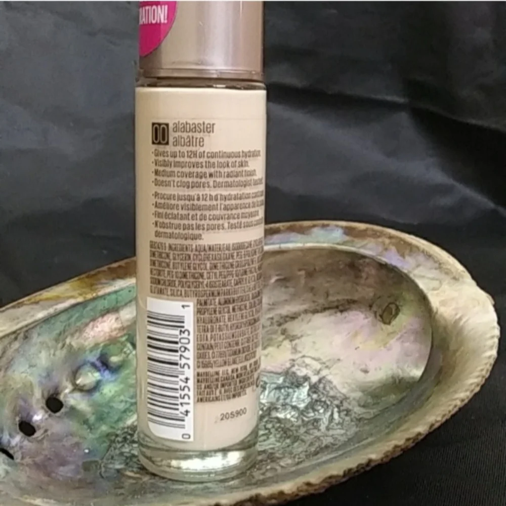 Maybelline Dream Radiant Liquid Foundation Shade 00 Color Alabaster